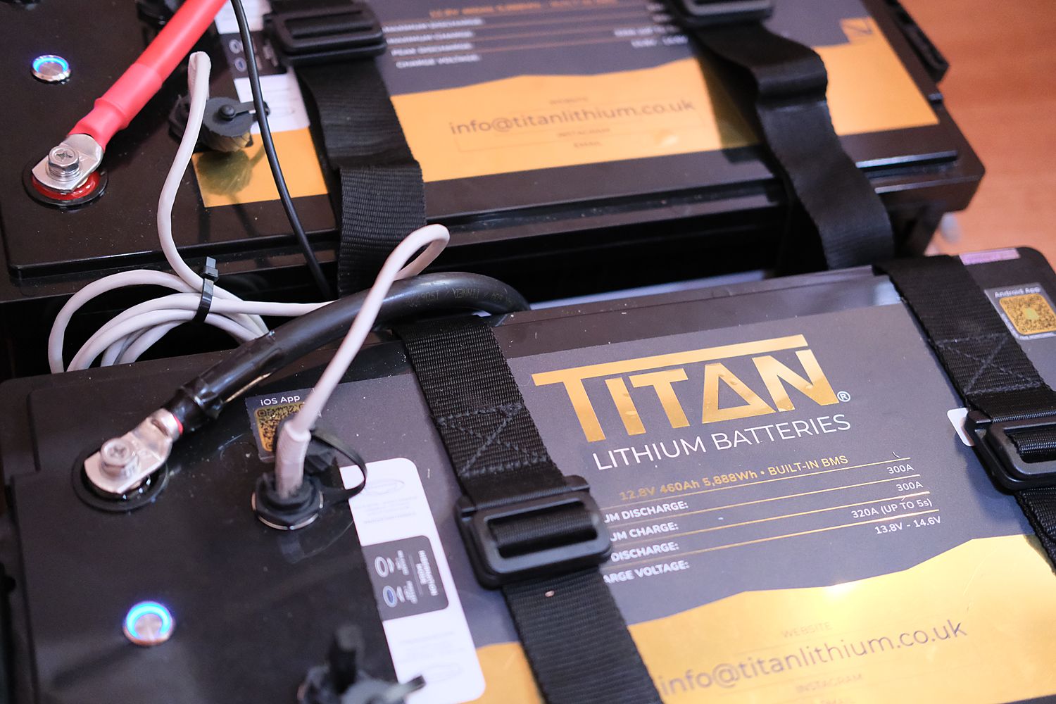 TITAN 460Ah battery terminal and comms wiring detail